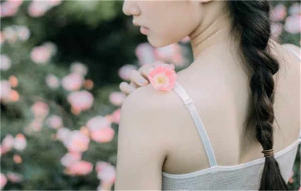 雁塔香港胎儿多大能鉴定性别(香港抽血验男女预约)